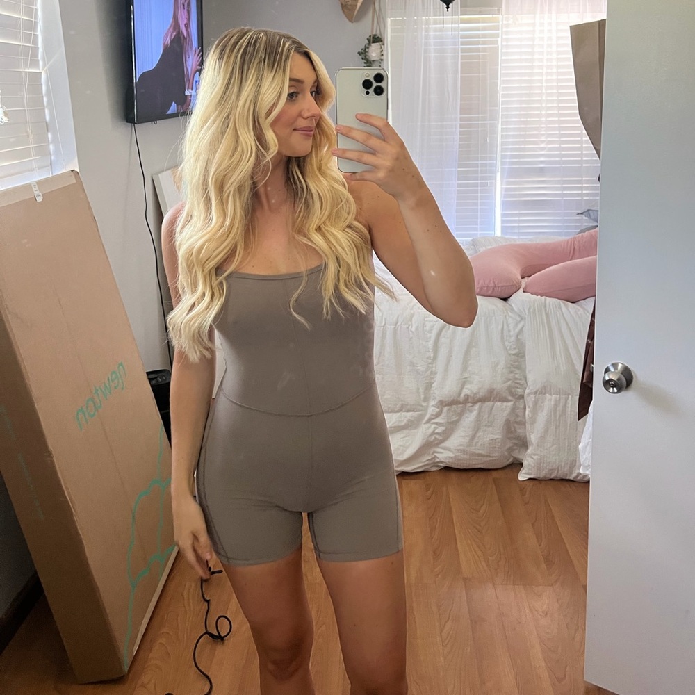 ARITIZIA romper - Picture 10 of 15